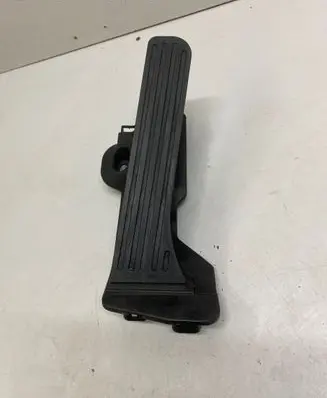 Volkswagen PASSAT B7 Accelerator throttle pedal 1K2721503T 6PV01053600