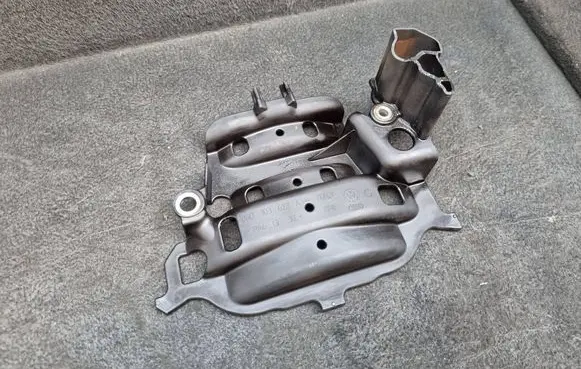 Audi A6 S6 C6 4F Other engine bay part 06D103623A 06D103623D