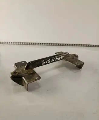 Battery bracket