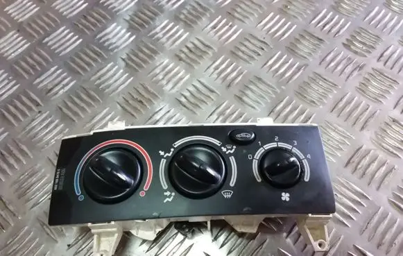 Renault Megane I Climate control unit A52100847S5