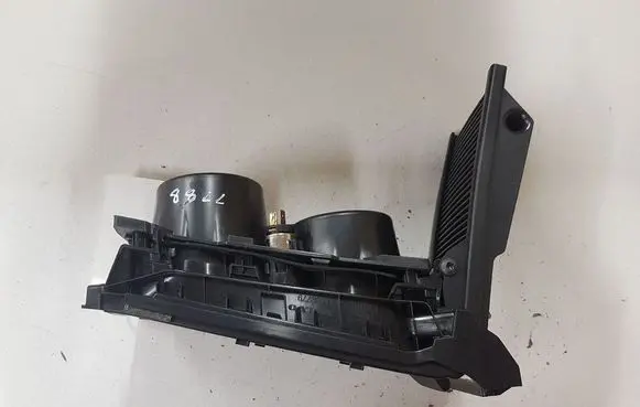 Volvo V40 Cup holder 08632779 08632777