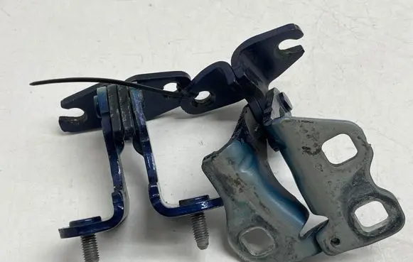 Tesla Model 3 Rear door hinge set A046571