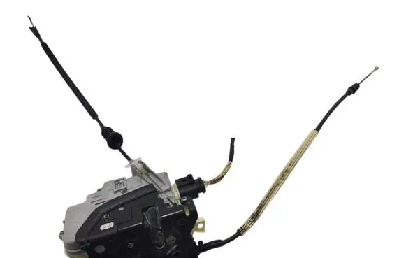 Volkswagen PASSAT B7 Front door lock 3C1837015A