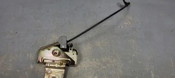 Volvo S60 Tailgate/trunk/boot lock/catch/latch 8652398