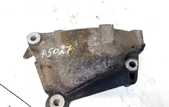 Citroen C3 Engine mounting bracket 9636977280