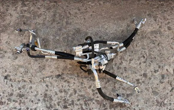 BMW i3 Air conditioning (A/C) pipe/hose 9335483 9291151 9291154