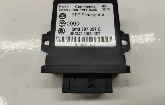 Volkswagen PASSAT B6 Light module LCM 5M0907357C 5WK49676C 252220100001