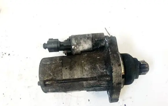 Volkswagen PASSAT B6 Starter motor 02m911023n