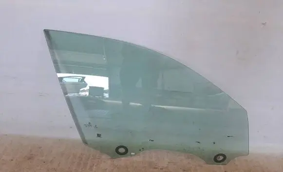 BMW 2 F44 Front door window glass four-door 