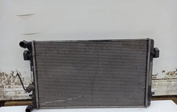 Skoda Octavia Mk1 (1U) Coolant radiator 1J0121253AD