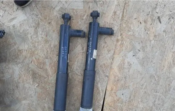Mercedes-Benz CLS C218 X218 Rear shock absorber/damper A2183201930 0000058 EM111401