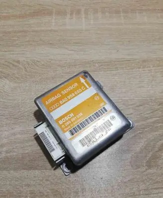 Audi A6 S6 C4 4A Airbag control unit/module 8A0959655C 0285001038 UIT