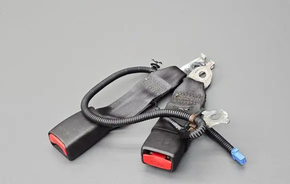 Honda Accord Middle seatbelt buckle (rear) 1056783