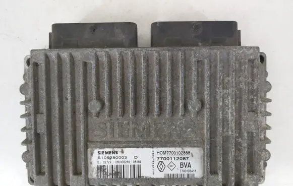 Renault Laguna I Engine control unit/module ECU S105280003D HOM7700102888 7700112087