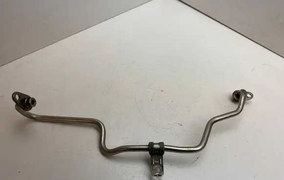 Audi Q3 8U Turbo turbocharger oiling pipe/hose 04E145140E
