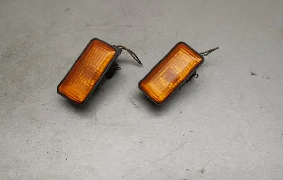 Volkswagen Golf III Front fender indicator light 1H0949117A