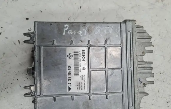 Volkswagen PASSAT B5 Engine control unit/module 028906021
