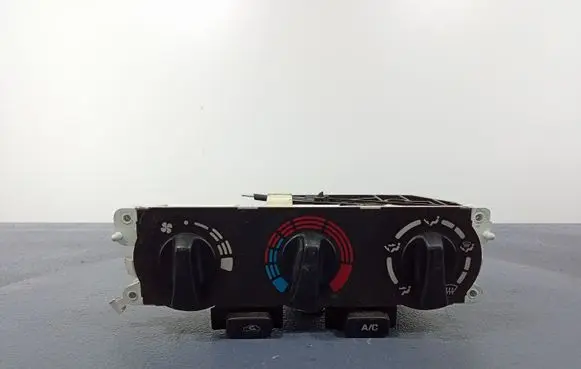 Nissan Primera Climate control unit