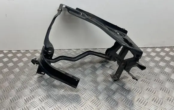 Mercedes-Benz E C207 W207 Headlight/headlamp mounting bracket A2076201400 A2076200285 A2076202000