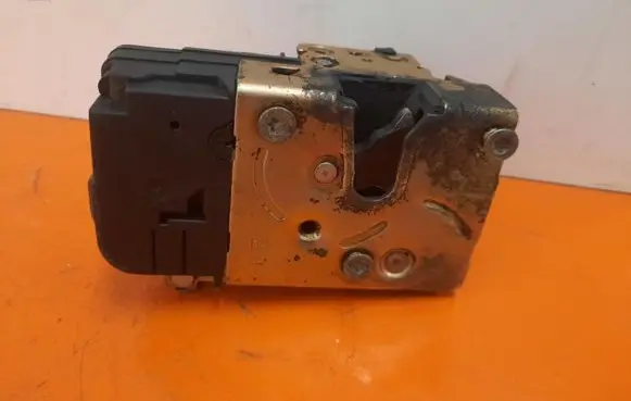 Peugeot Partner Front door lock