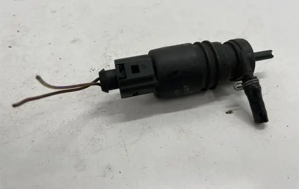 Mercedes-Benz C W204 Windscreen/windshield washer pump