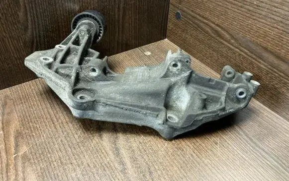 Generator/alternator bracket