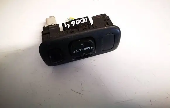 Toyota Yaris Wing mirror switch 777193