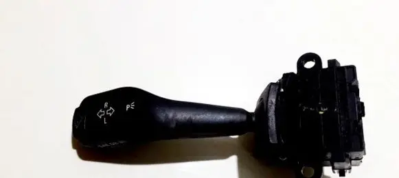 BMW 5 E39 Indicator stalk 8363668k 01104010
