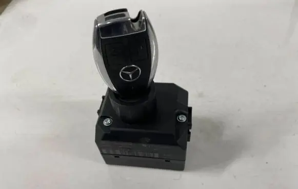 Mercedes-Benz S W221 Ignition lock 2215450508 33002904