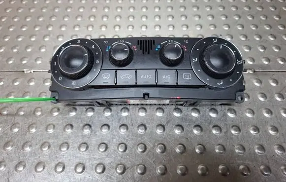 Mercedes-Benz C W203 Climate control unit S26372663 A2038304085