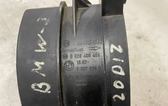 BMW 3 E46 Mass air flow meter 0928400468 77870760