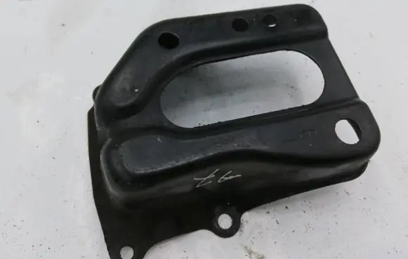 Toyota Avensis Verso Other engine bay part NOCODE