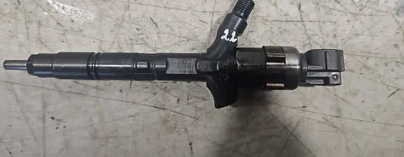 Toyota RAV 4 (XA20) Fuel injector 2367027030 04G11389