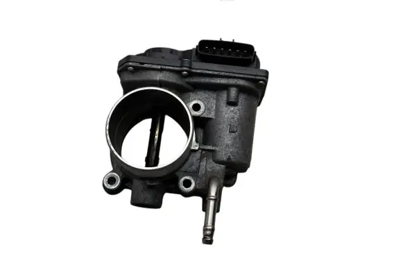 Toyota Avensis T270 Throttle valve 261000R020 1H2600299 148008N17