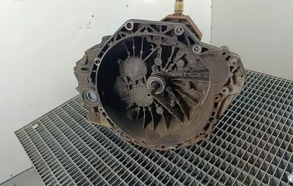 Renault Master II Manual 6 speed gearbox PA0006