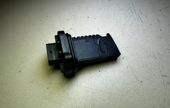 Mini Cooper Countryman R60 Mass air flow meter 13628506408 0281006092 8506408