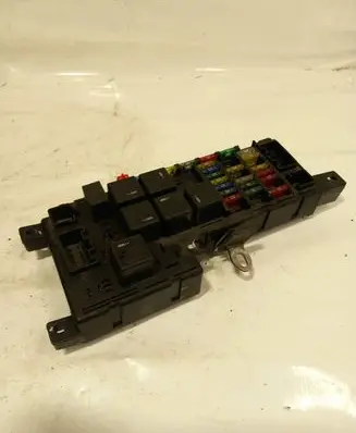Volvo V70 Fuse box set 30728008 518828108
