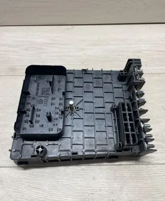 Volkswagen PASSAT B7 Fuse module 3C0937125 63592777
