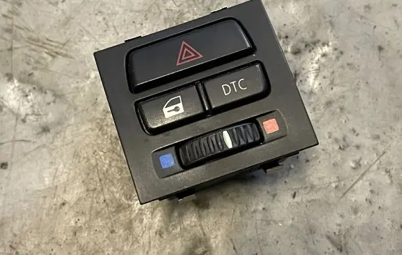 BMW 3 E92 E93 Hazard light switch 9132421 6131
