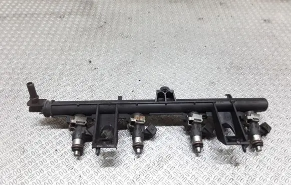 Renault Thalia II Fuel injectors set 8200367230