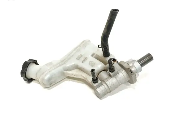 Hyundai ix35 Master brake cylinder 4D21152