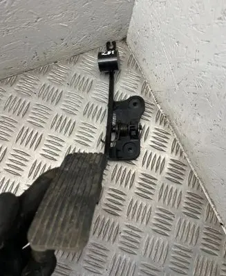 Hyundai i30 Accelerator throttle pedal 327002H100