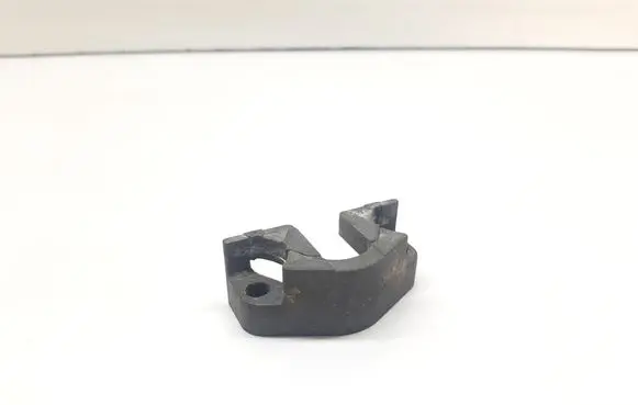 BMW 7 E65 E66 Fuel Injector clamp holder 