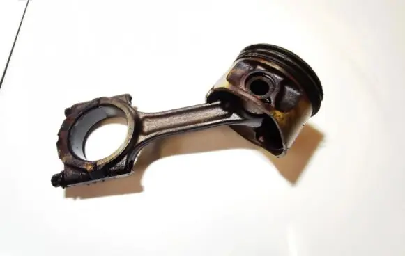Volvo S40, V40 Piston with connecting rod