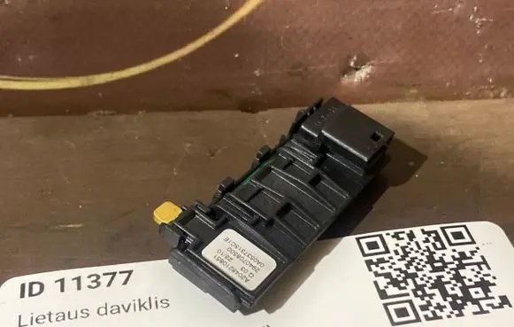 Mercedes-Benz C W204 Rain sensor A2048210851