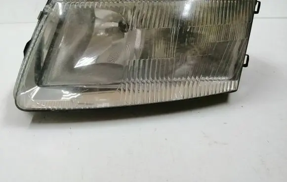 Volkswagen PASSAT B5 Headlight/headlamp