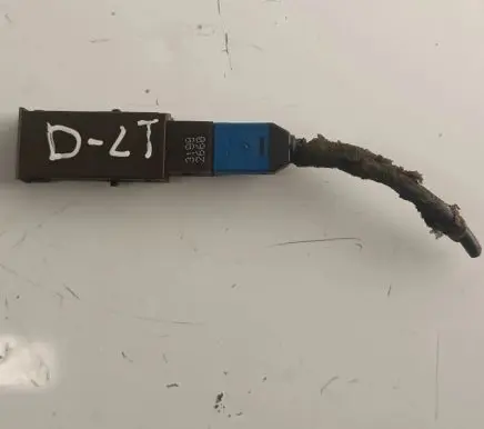 Opel Insignia A USB socket connector 13245090