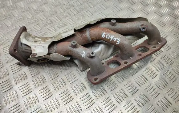 Infiniti Q50 Exhaust manifold