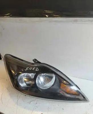 Ford Focus Headlight/headlamp 8M5113W029CF 0077R00