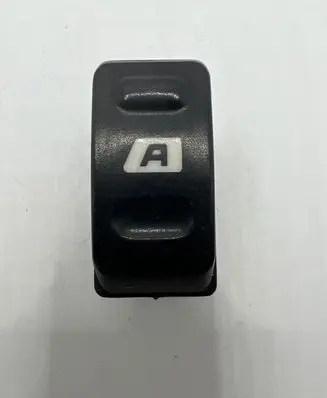 Citroen Xsara Picasso Electric window control switch 22681